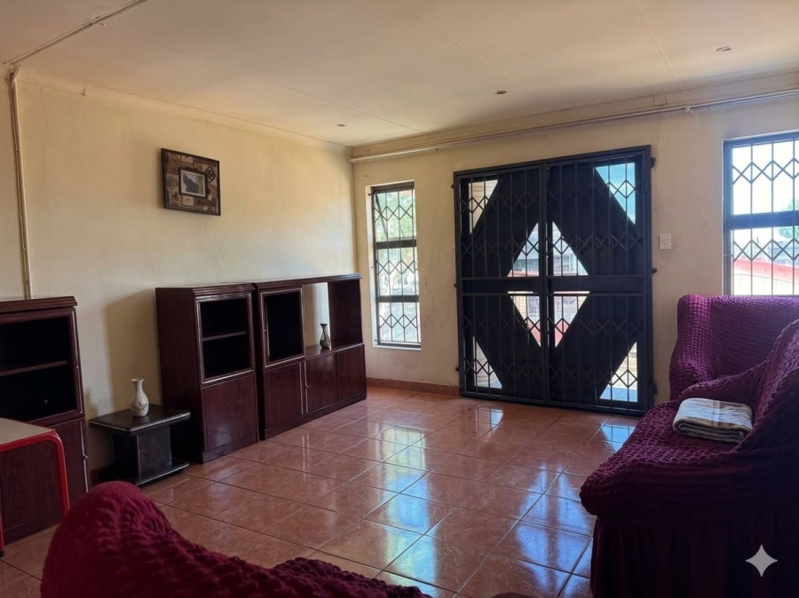 2 Bedroom Property for Sale in Geelhoutpark North West